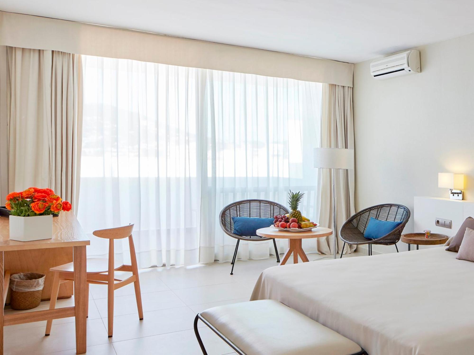 Hotel Tres Torres Santa Eularia des Riu Pokój zdjęcie